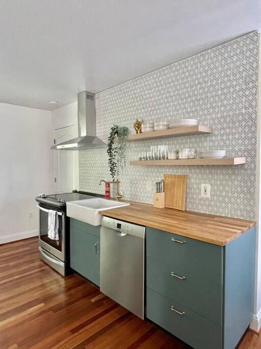 Brand New, Cozy, Modern, One-Bedroom Apartment 팔스 처치 외부 사진
